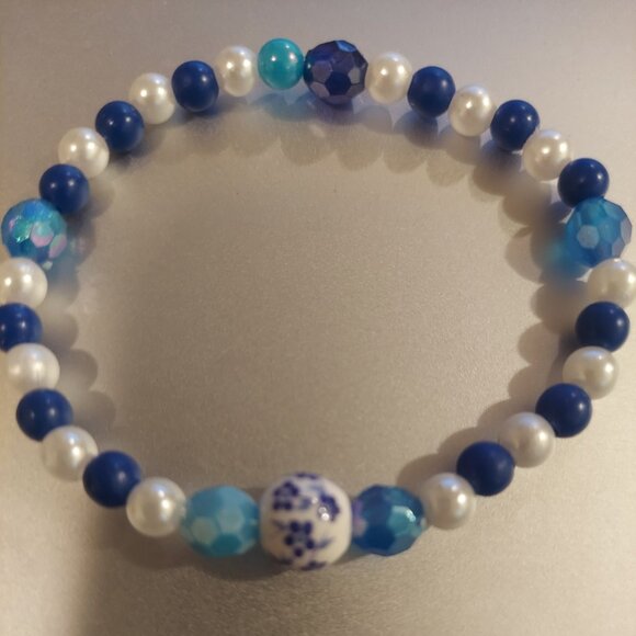 Handcrafted Blue and White Beaded Bracelet - Picture 1 of 4